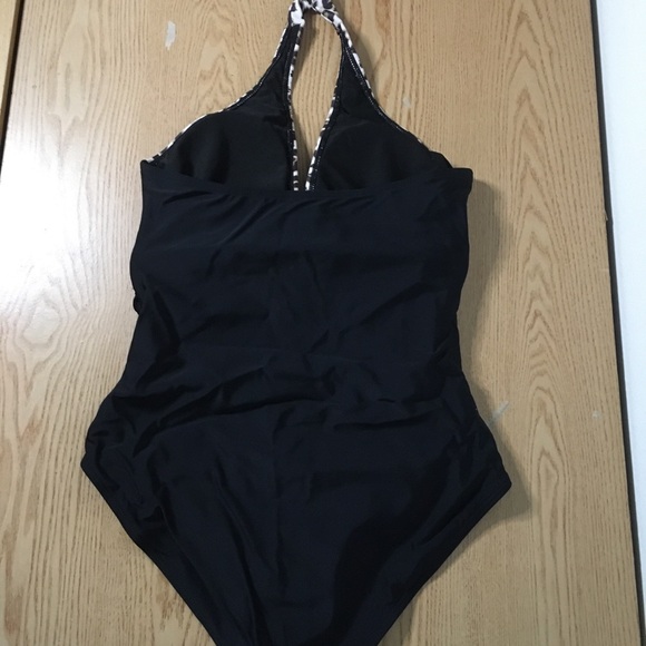 B71 New Women’s Cocopear 1pc Swimsuit Animal Print Black Size Medium - Picture 6 of 8